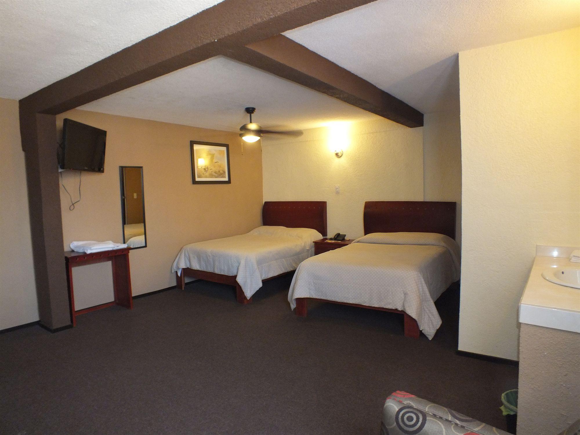Hotel Rincon Real Suites Durango Exterior foto